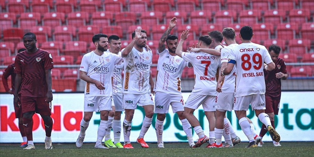 Antalyaspor’un deplasmanda galibiyet hasreti son buldu