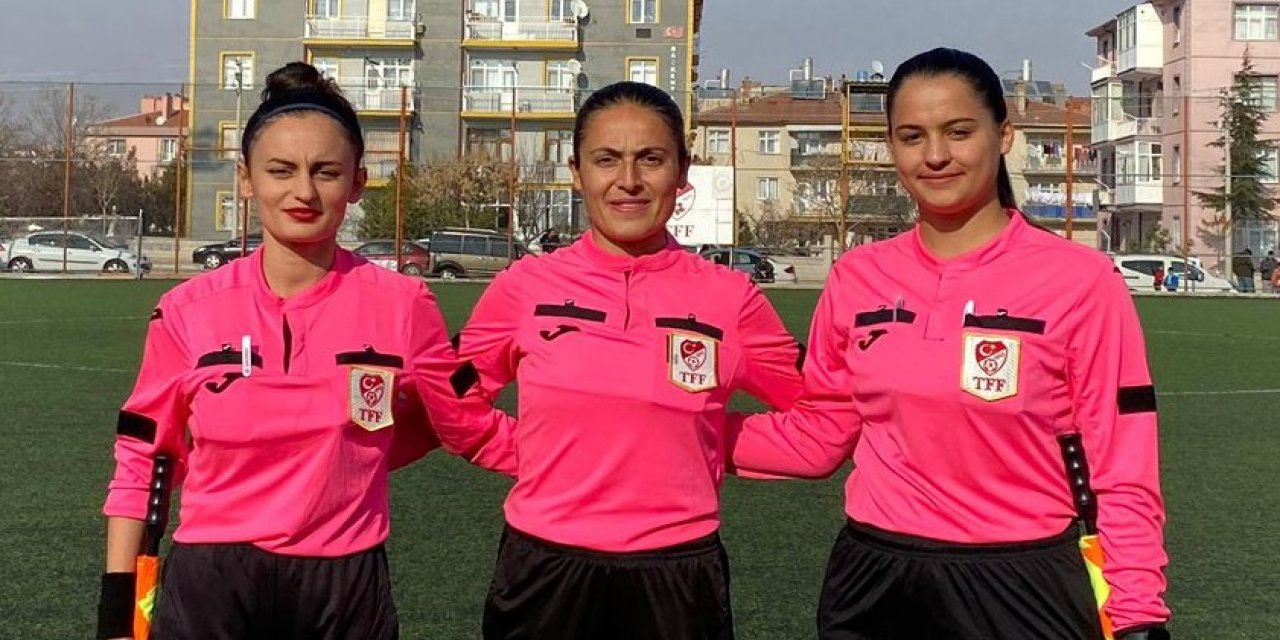 Süper Grupta hakem triosu dikkat çekti