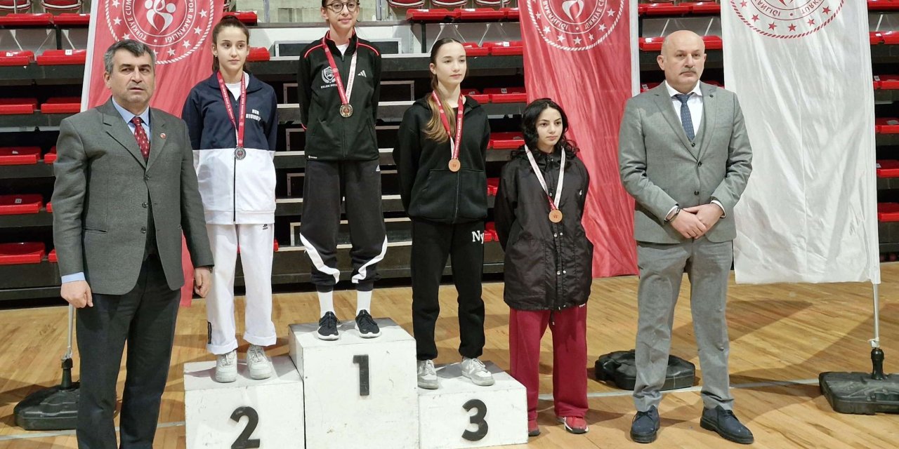 Tekvandocular okulları için kıyası mücadele etti