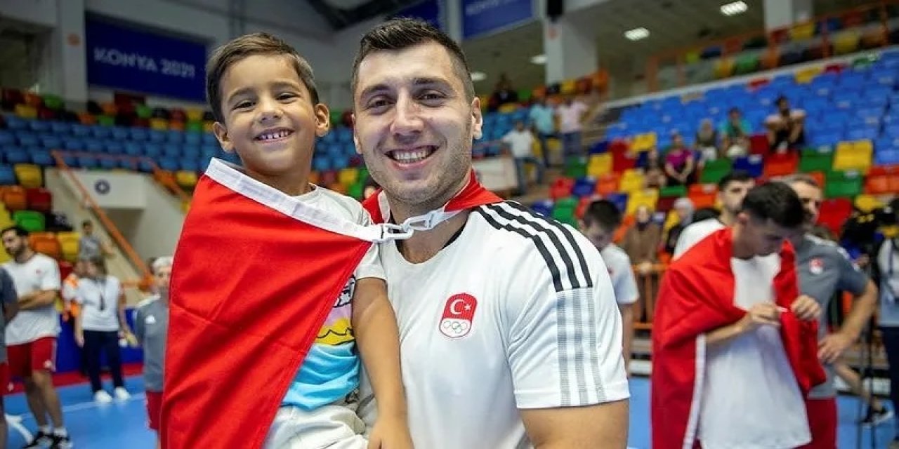 Hentbol camiası, depremde hayatını kaybeden Konyalı Cemal Kütahya'yı unutmuyor