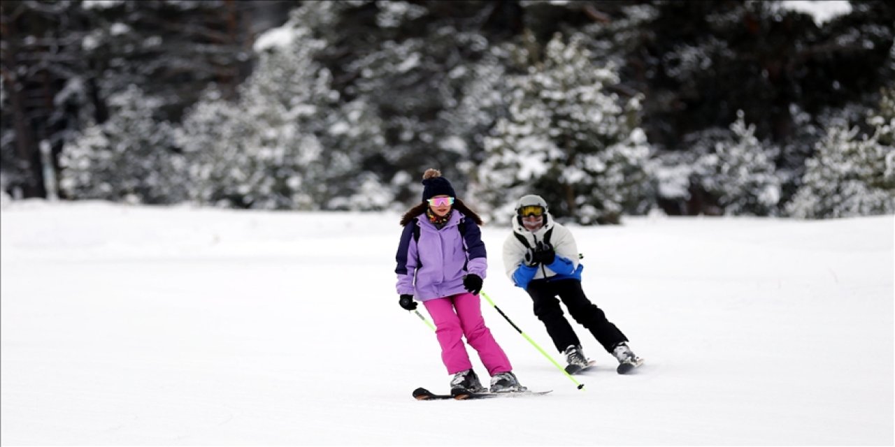Ardahan'daki Yalnızçam Kayak Merkezi'nde sezon açıldı