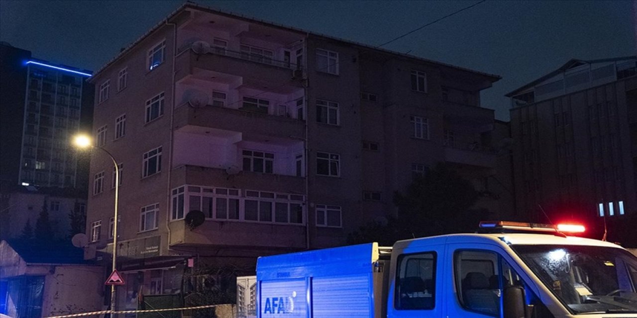 Duvarlarında çatlaklar oluşan 4 katlı bina tedbiren tahliye edildi