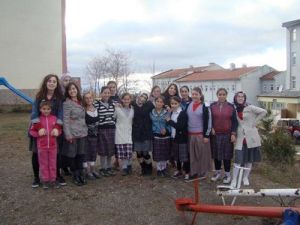 Kardeş Okulu Ziyaret Eden Öğrenciler İhtiyaçları Yerinde Tespit Etti