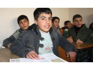 Okuma Salonunu Öğrencileri Kitap Okuyup Yarışacak