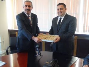 Toplu Sözleşme Tatlı Sözle Başladı