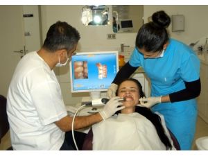 Çürük Dişlere Bir Saate Kaplama Takılıyor