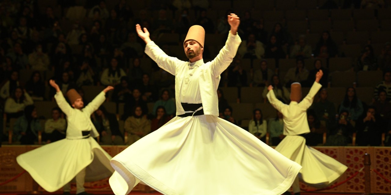 Pazartesiden perşembeye her hafta 'sema'