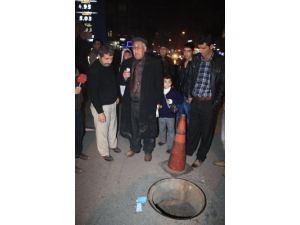 Görme Engelli Vatandaş, Üstü Açık Rögora Düştü