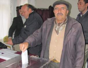 115 seçmenli köyde 5 muhtar adayı var
