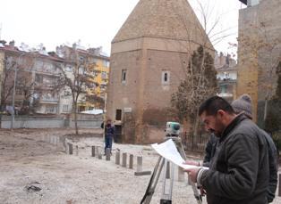 Karasungur Türbesi'nde çevre düzenlemesi