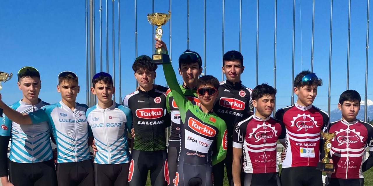 Antalya'da Torku fırtınası esti