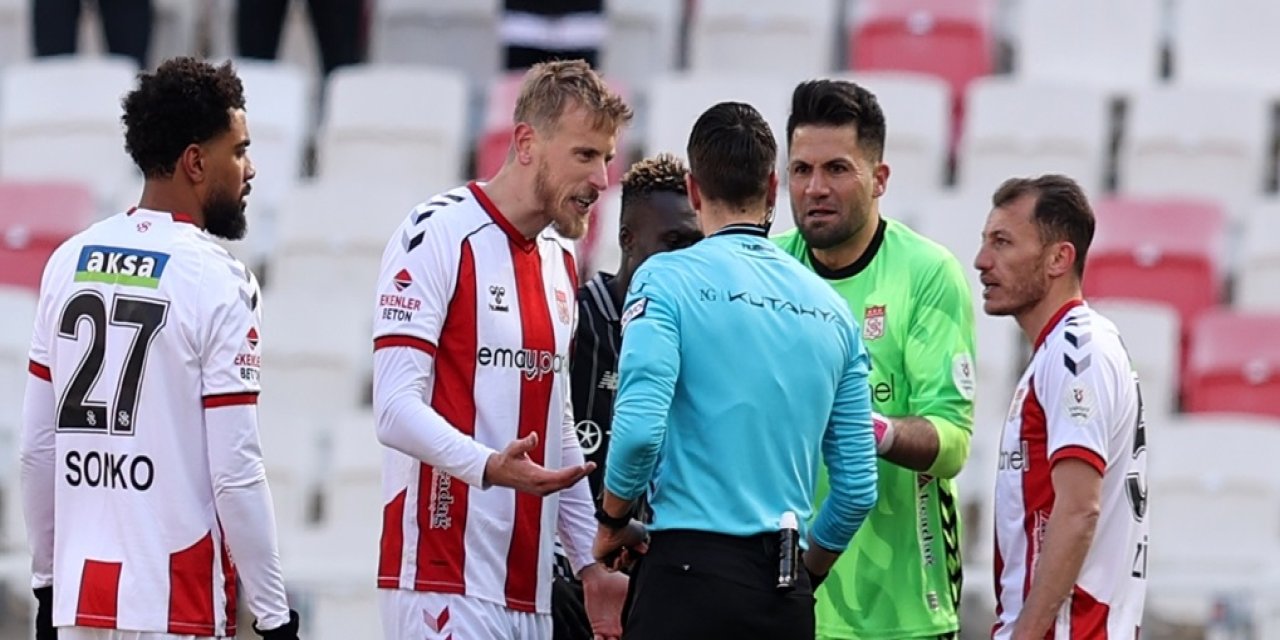 Sivasspor-Konyaspor maçındaki VAR konuşmaları yayınlandı