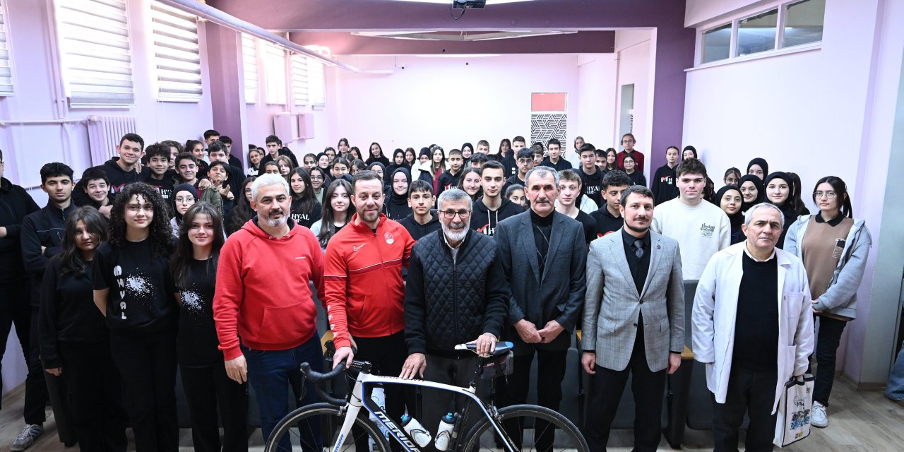 Konya Büyükşehir öğrencileri bisikletin efsaneleriyle buluşturuyor