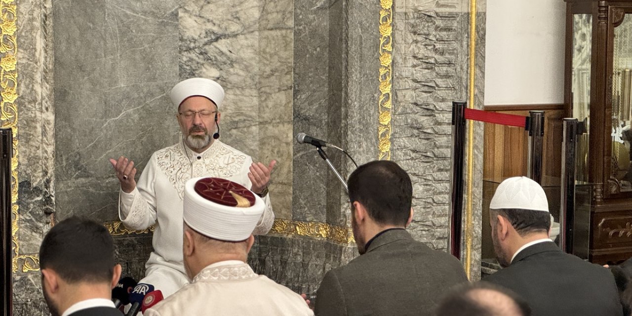 Konya'da ilk teravihi Diyanet İşleri Başkanı Erbaş kıldırdı