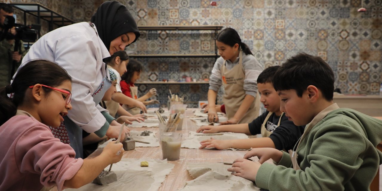 'Sanat çalışmalarımızla dikkatleri çektik'