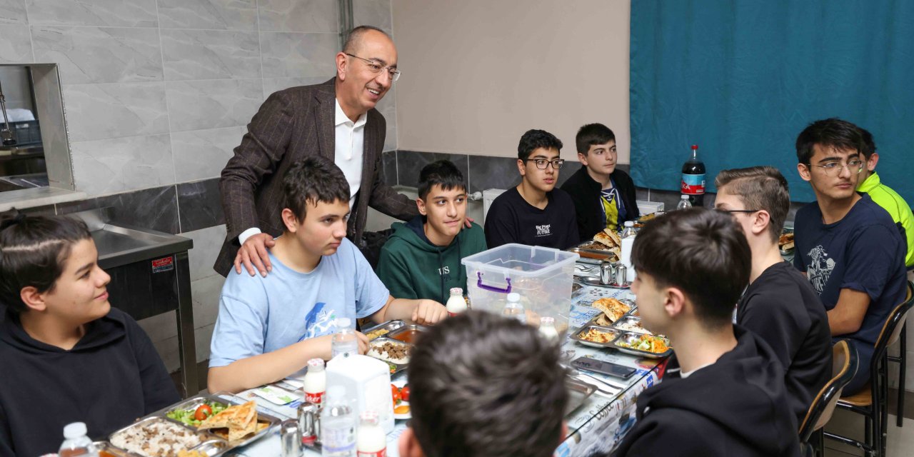 'Ailelerinizden uzak olsanız da ikinci eviniz Meram'