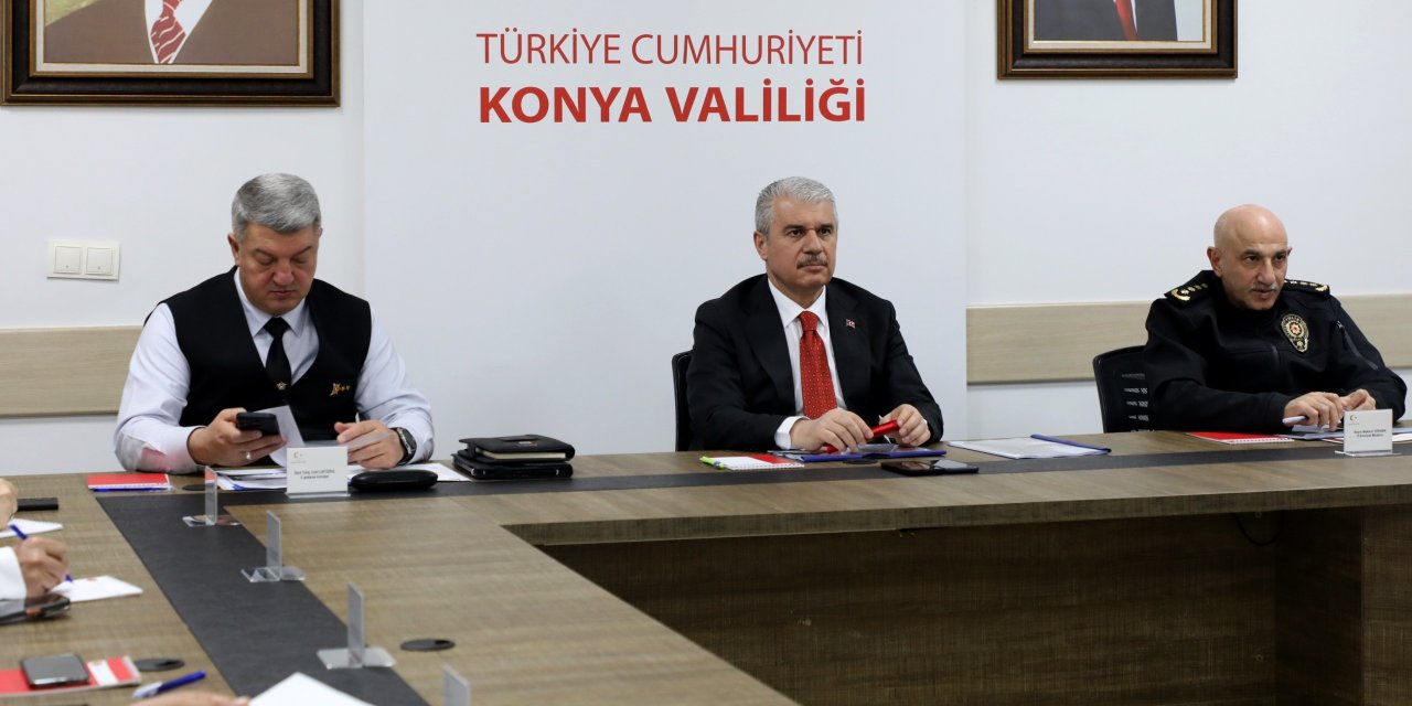 Vali Akın'dan üniversitelerin güvenliği için toplantı