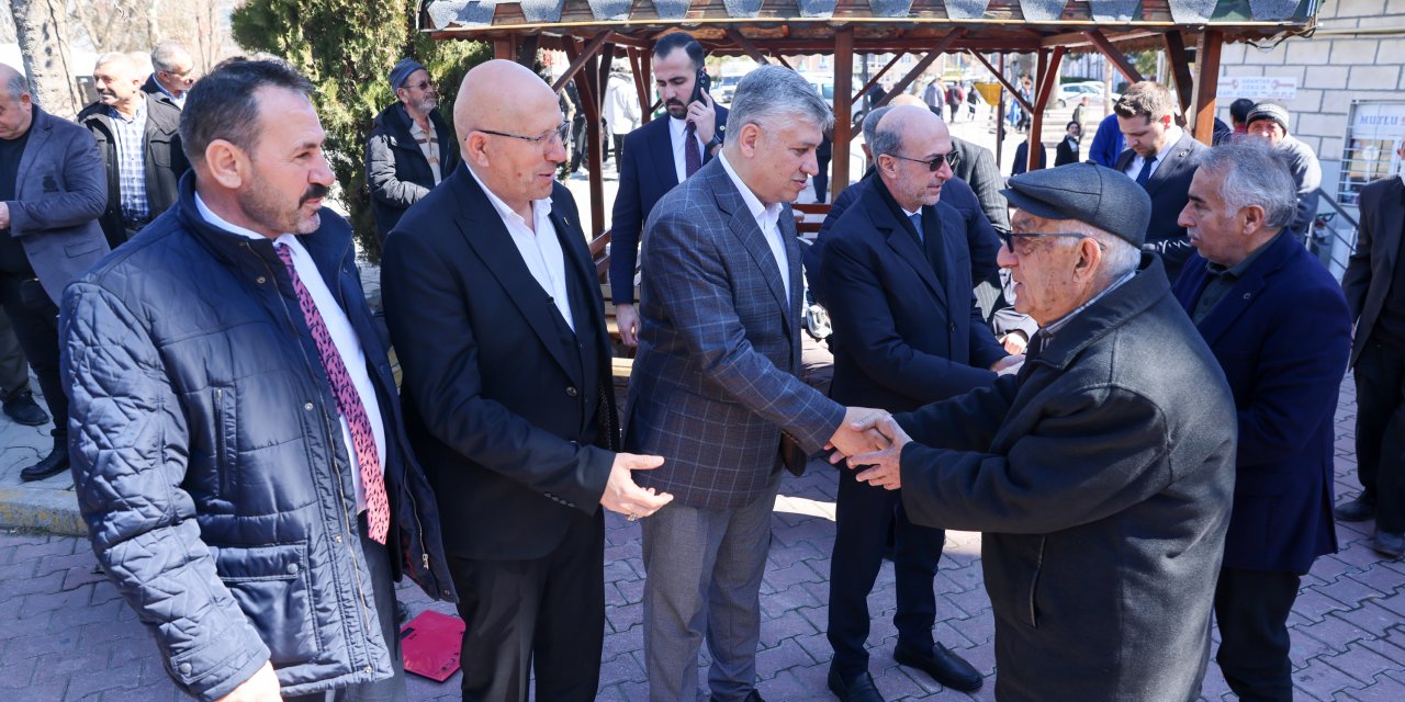 Pekyatırmacı vatandaşların taleplerini dinledi