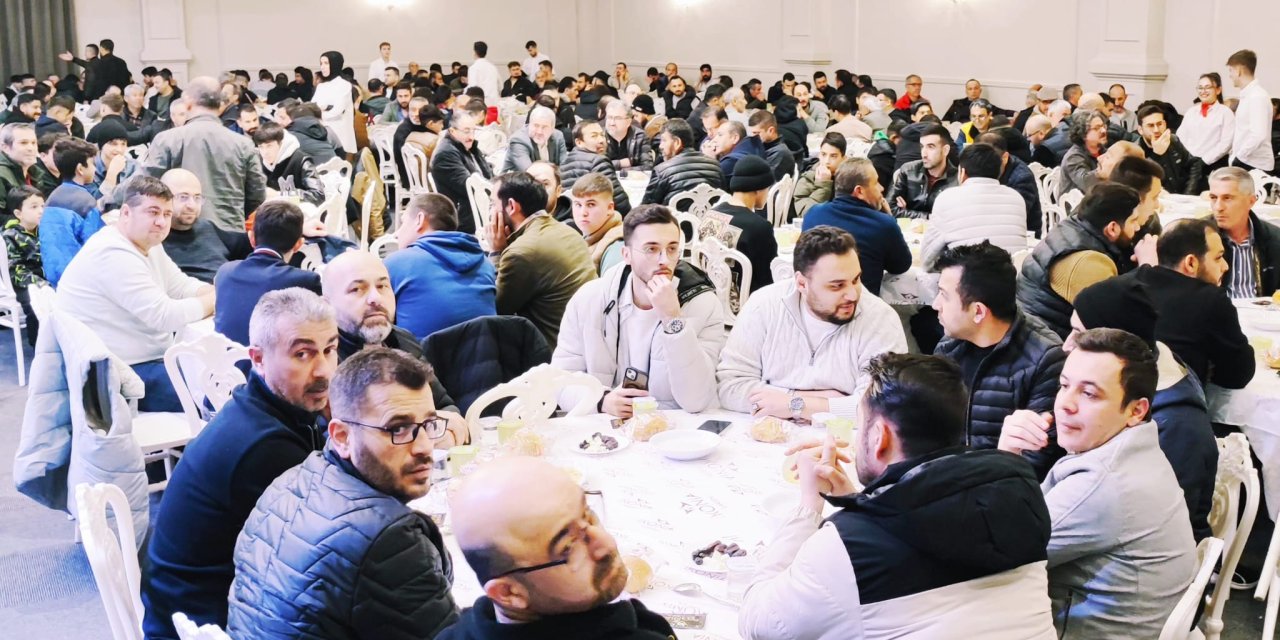 Konya'da bu firmanın iftar yemeğine 3 bin kişi katıldı