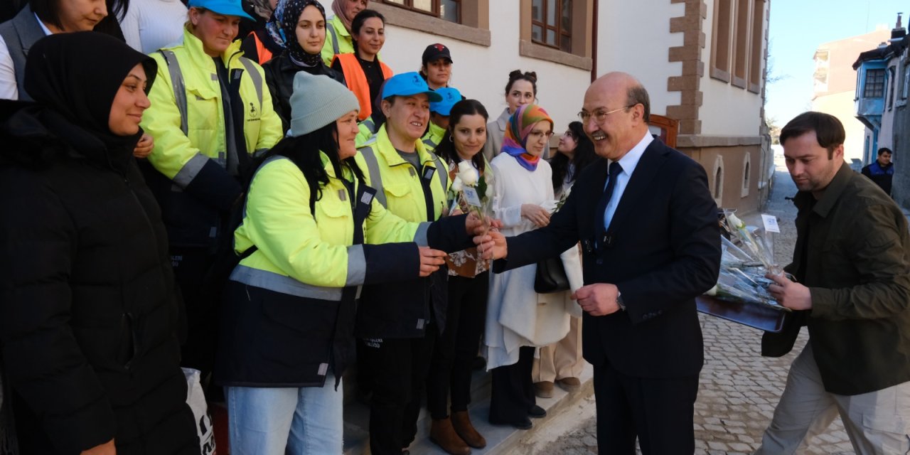 Köksal'dan kadın çalışanlara tebrik