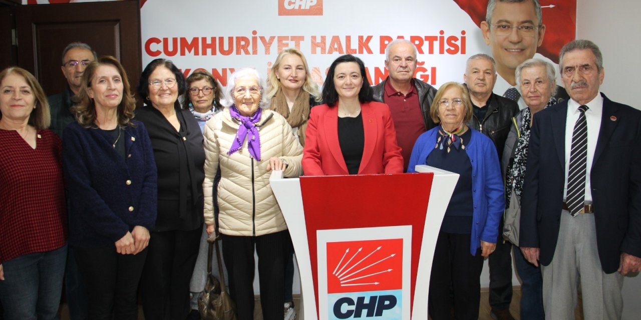 '80 yaşında çalışmak zorunda olan kadınların sesiyiz'