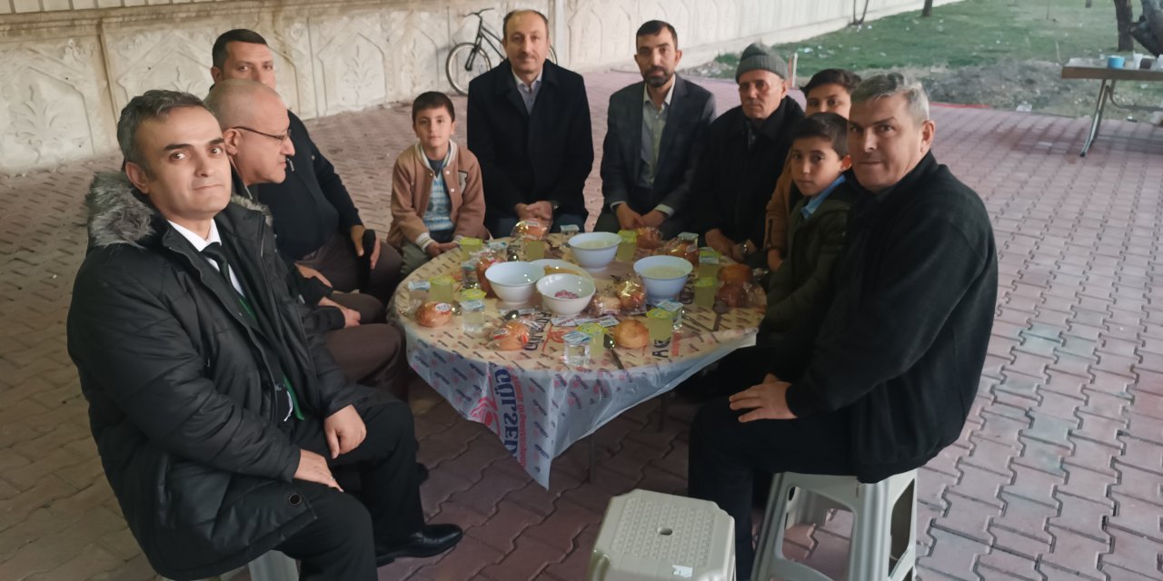 Ovakavağı'nda öğrenciler iftarda buluştu