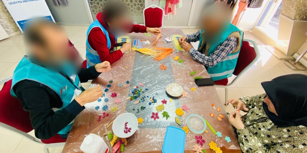 Halk Eğitim Merkezi'nde yüzlerce yıllık sanat öğretiliyor!