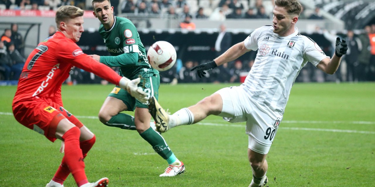 Kaleci Jakup Slowik emaneti geri alacak