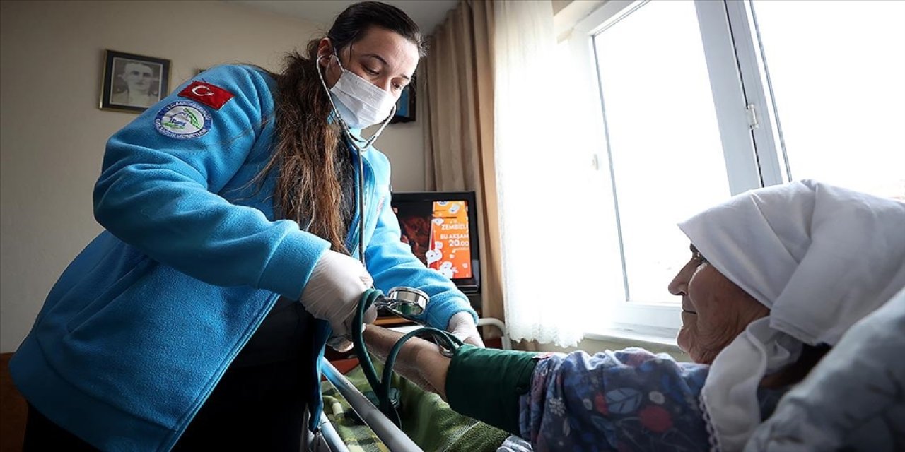 Bakanlık 2,8 milyon hastaya evde sağlık hizmeti sundu