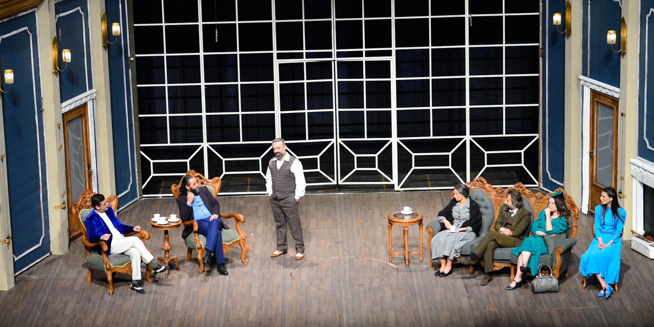 Konya Şehir Tiyatrosu 'Külliye'de sahne aldı