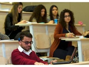 Görme Ve İşitme Engelli Celil Azmiyle Hukukçu Oluyor