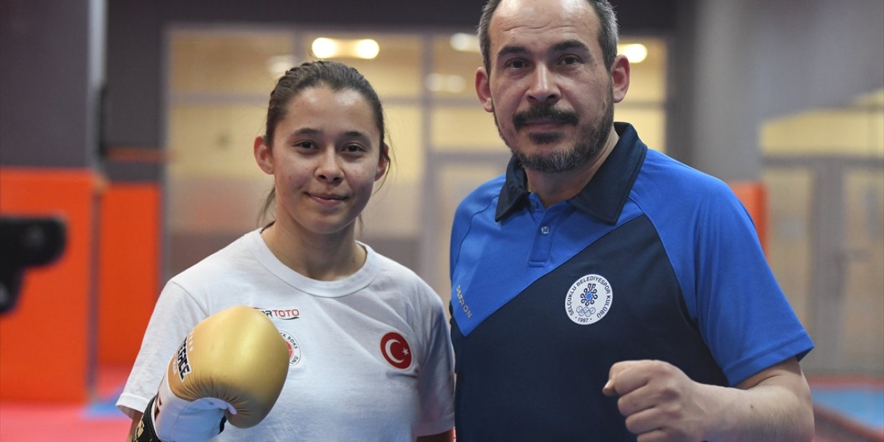 Milli formayı terletemeyen babasını kazandığı başarılarla gururlandırıyor