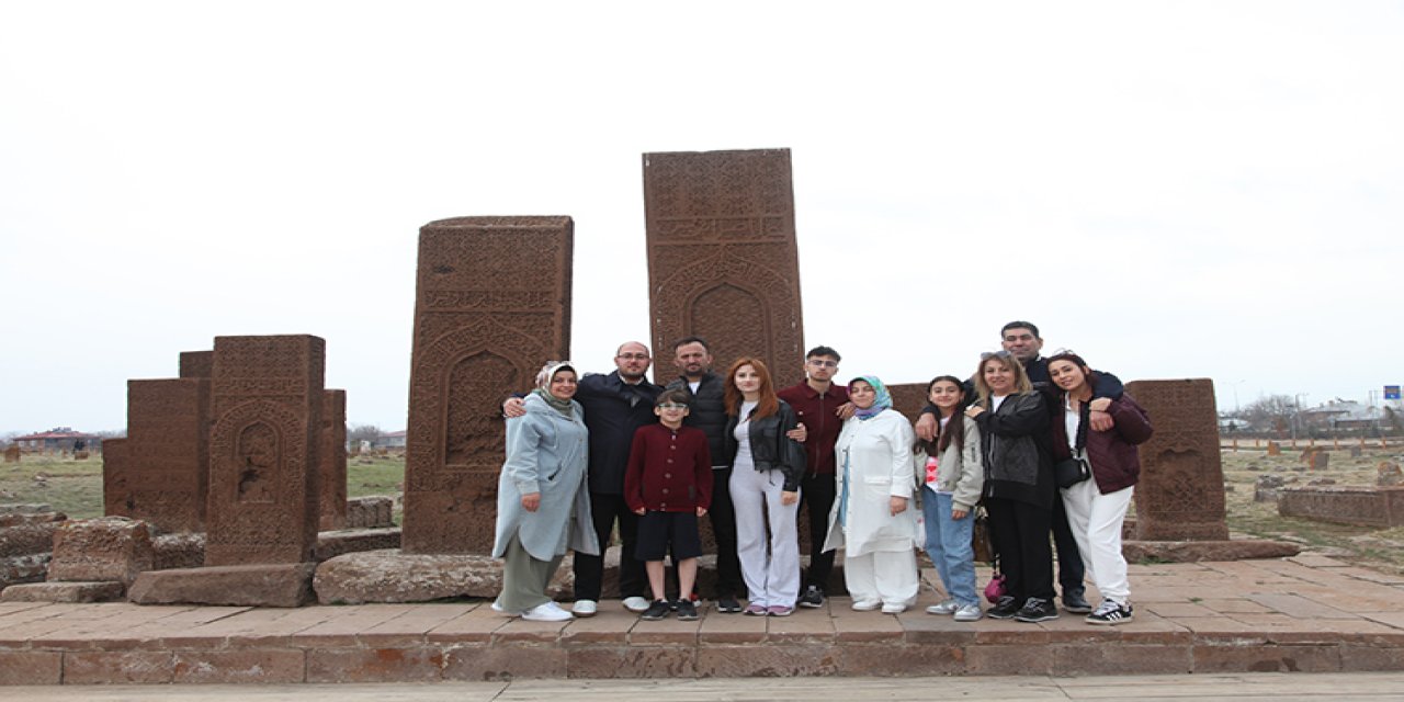 Selçuklu Meydan Mezarlığı'nda bayram yoğunluğu