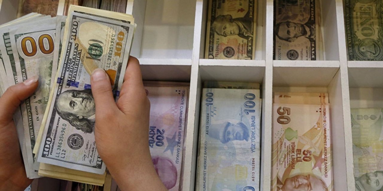 Dolar ve Euro yatay seyrediyor