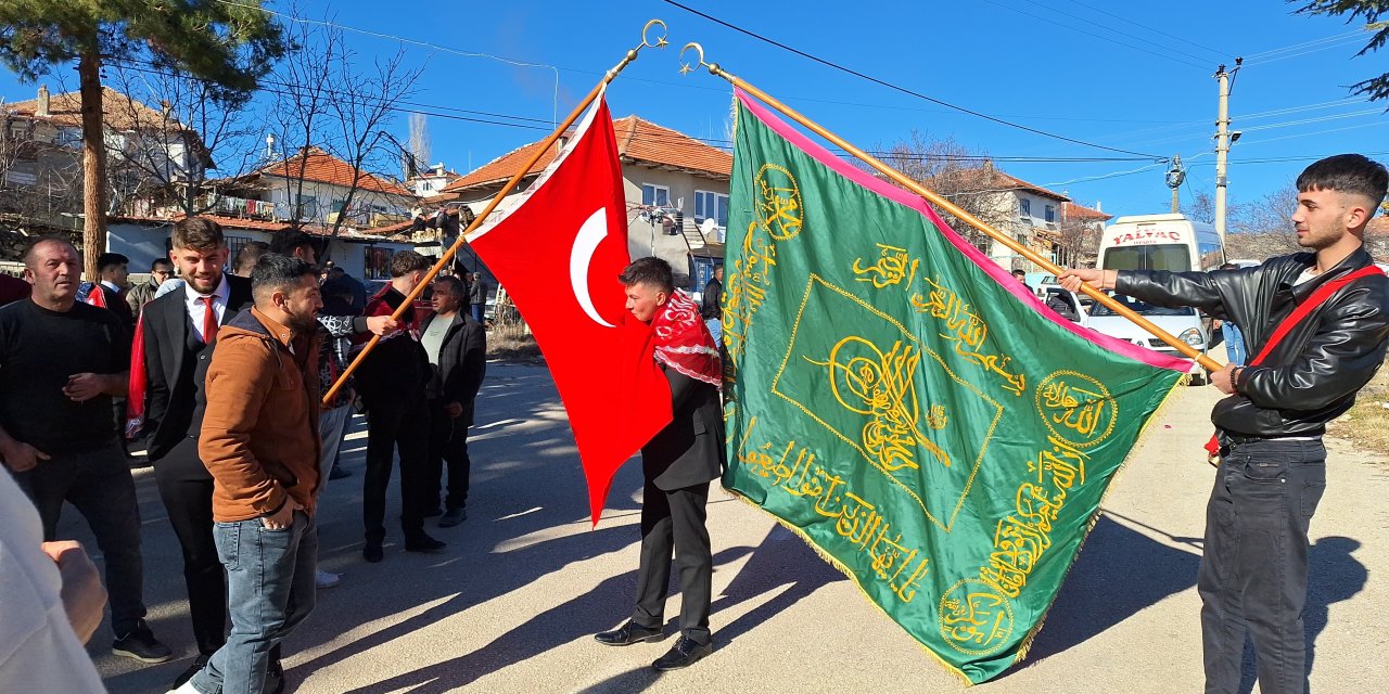 Tokmacık’taki Geleneksel Sancak Kaldırma ve Asker Uğurlama Töreni gerçekleştirildi
