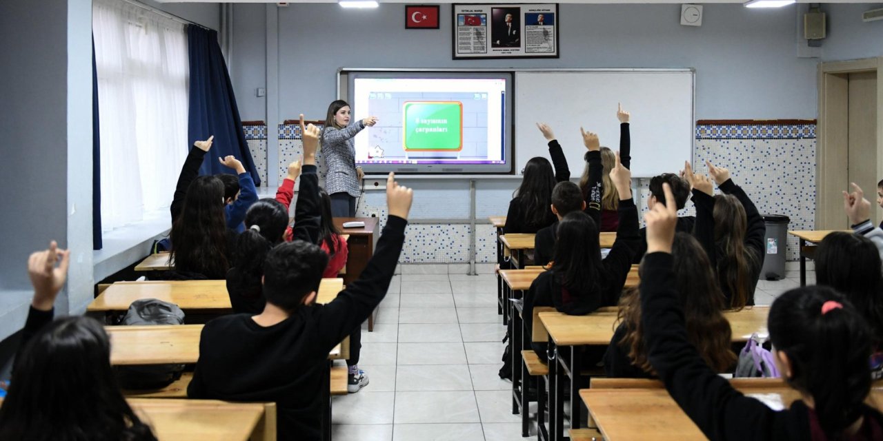 Eğitimcilerden 'proje okulları'na atama tepkisi