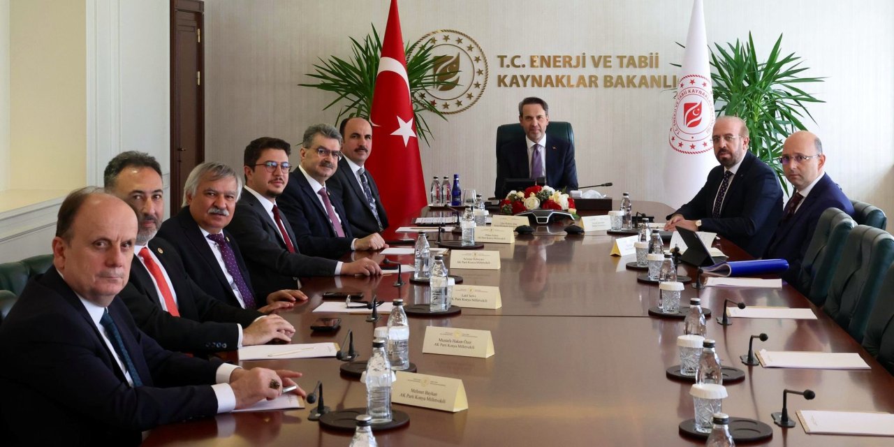 Altay ve milletvekilleri bakanlarla projeleri konuştu