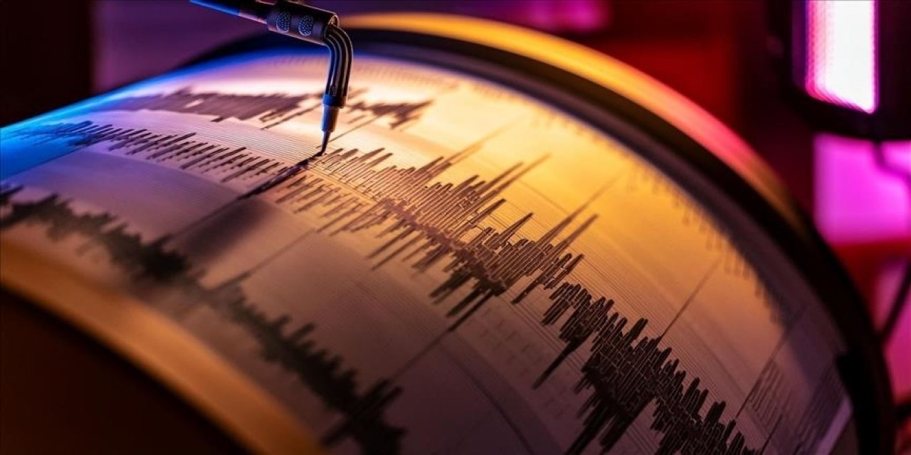 Pakistan'da 5 büyüklüğünde deprem