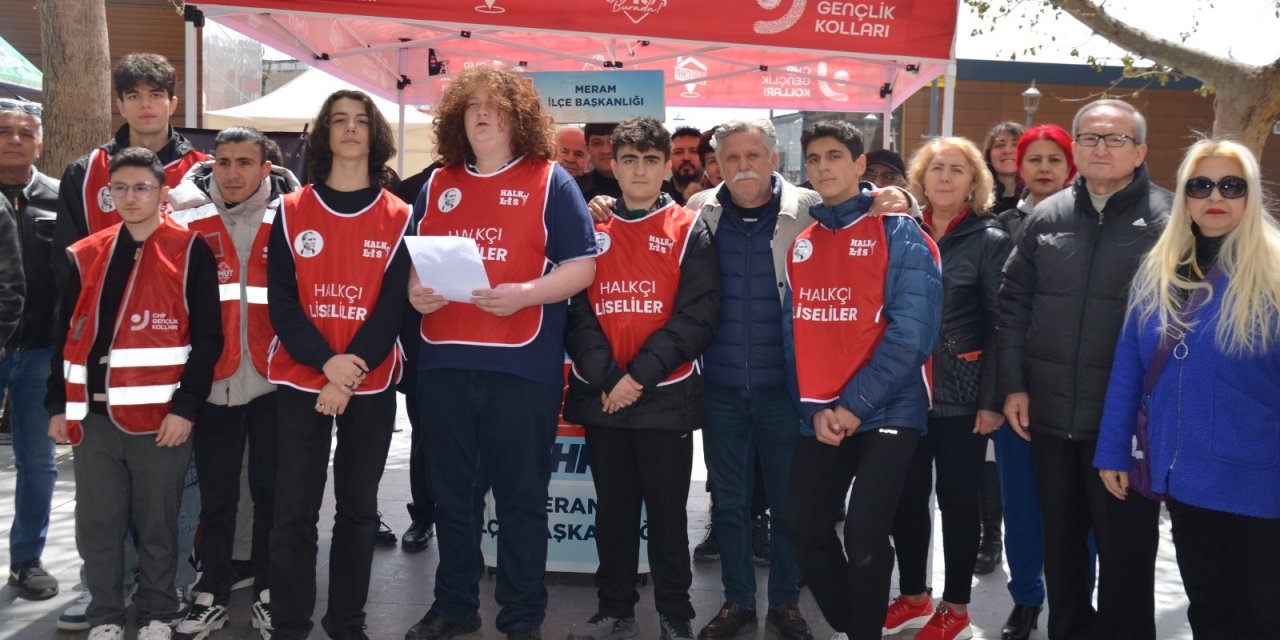 Konya'da liselilerden 'kadro dışı' öğretmenlere destek