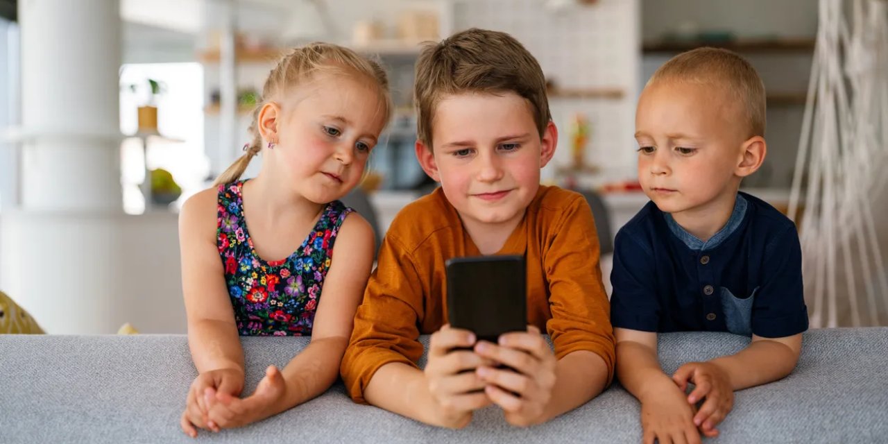 Sosyal medya platformlarında çocuklara ilişkin kararlar yetersiz