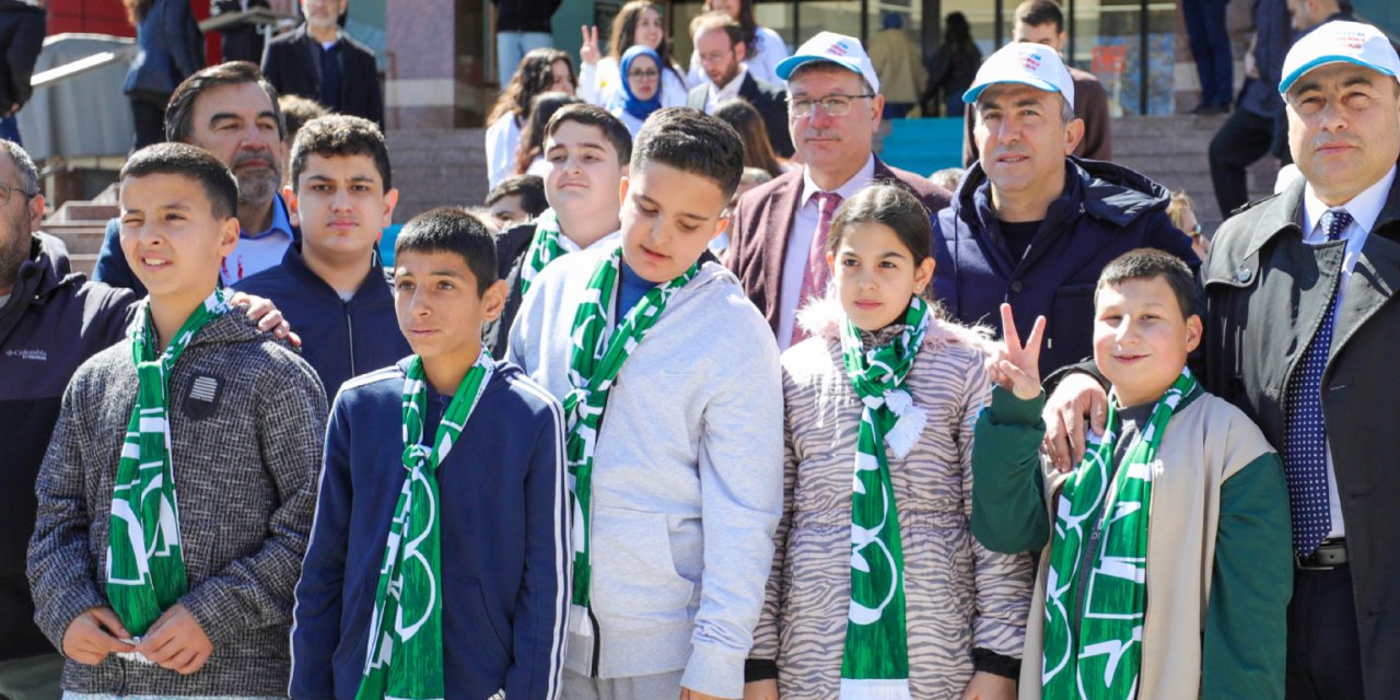 Konyaspor Teknik Direktörü Uçar otizm farkındalık etkinliğine katıldı
