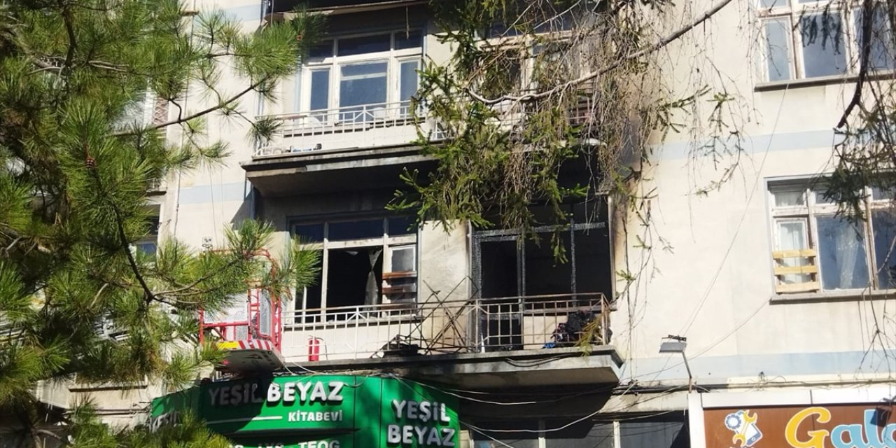 Dershaneler sokağında korkutan yangın