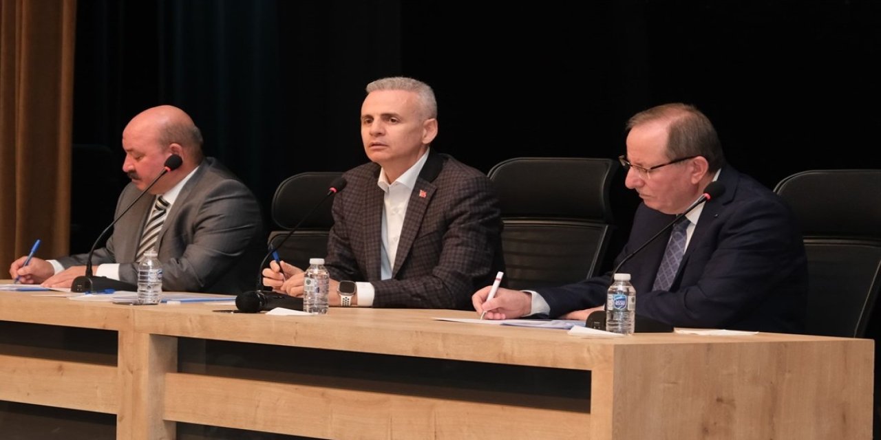 Çiçekli muhtarların taleplerini dinledi