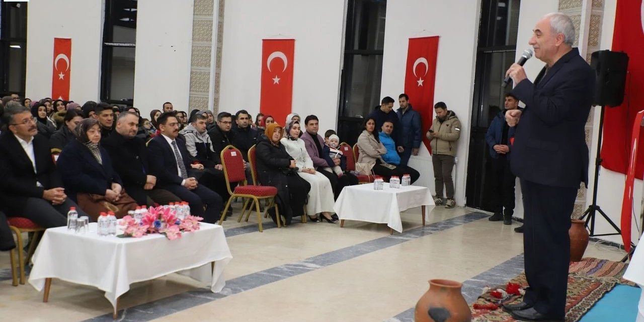 'Ya hayır konuş ya sus! Güzel konuşmayı unuttuk'