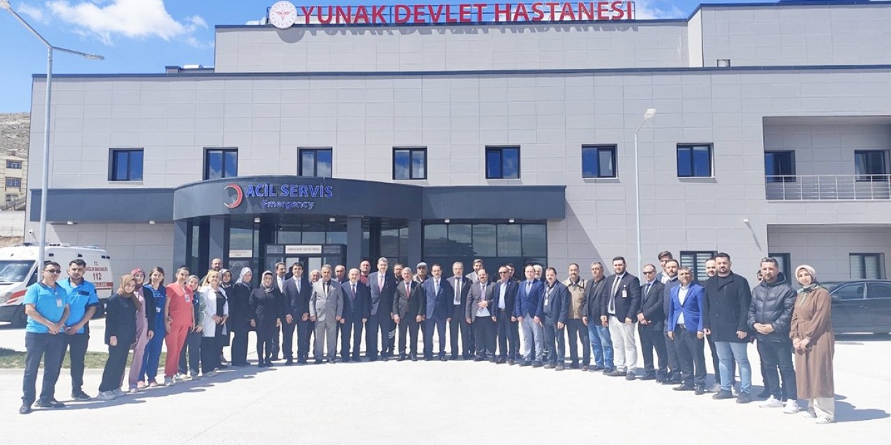 Yunak'ın yeni hastanesini incelediler