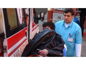 Okul Önünde Jiletli Kavga: 5 Yaralı