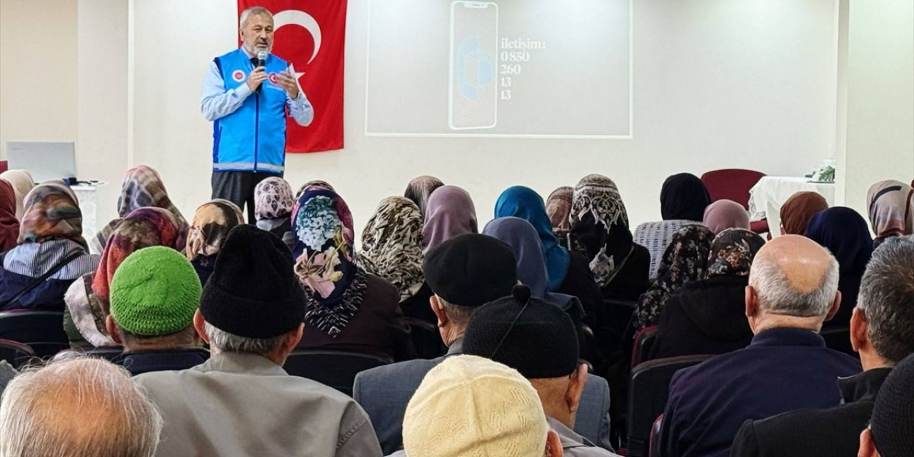 Konya'da hacı adaylarına ibadet ve sağlık semineri