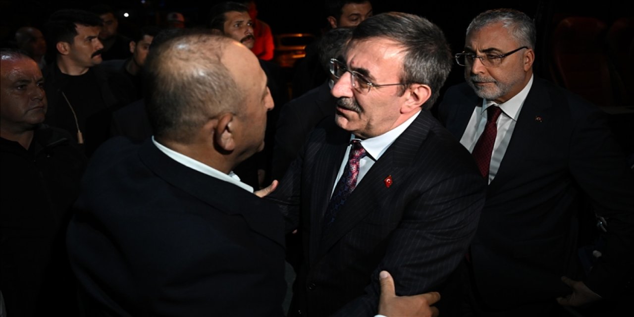 Cumhurbaşkanı Yardımcısı Yılmaz ve bakanlardan, eski Dışişleri Bakanı Çavuşoğlu'na taziye ziyareti