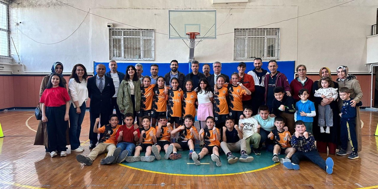 Niyaz Usta İlkokulu rakip tanımadı