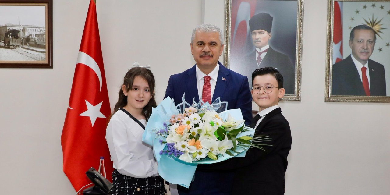 Vali Akın makamını çocuklara devretti